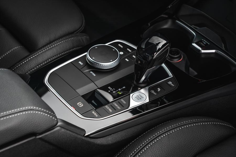 Детали интерьера BMW M235i xDrive Gran Coupe (F44) 2020 года  (UK) (фото 47 из 47)